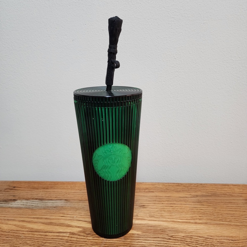 Starbucks  Pleated Cold Cup with Broom Straw Topper 24oz Wicked Green